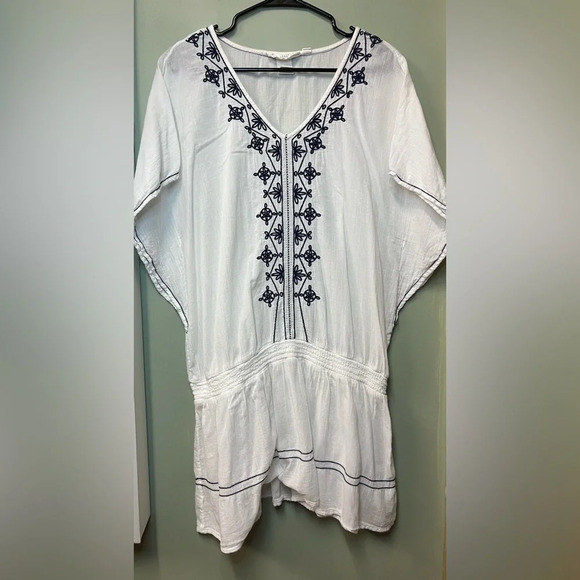 H&M Dresses & Skirts - Women’s H&M White And Blue V Neck Boho Above The Knee Dress Size Large